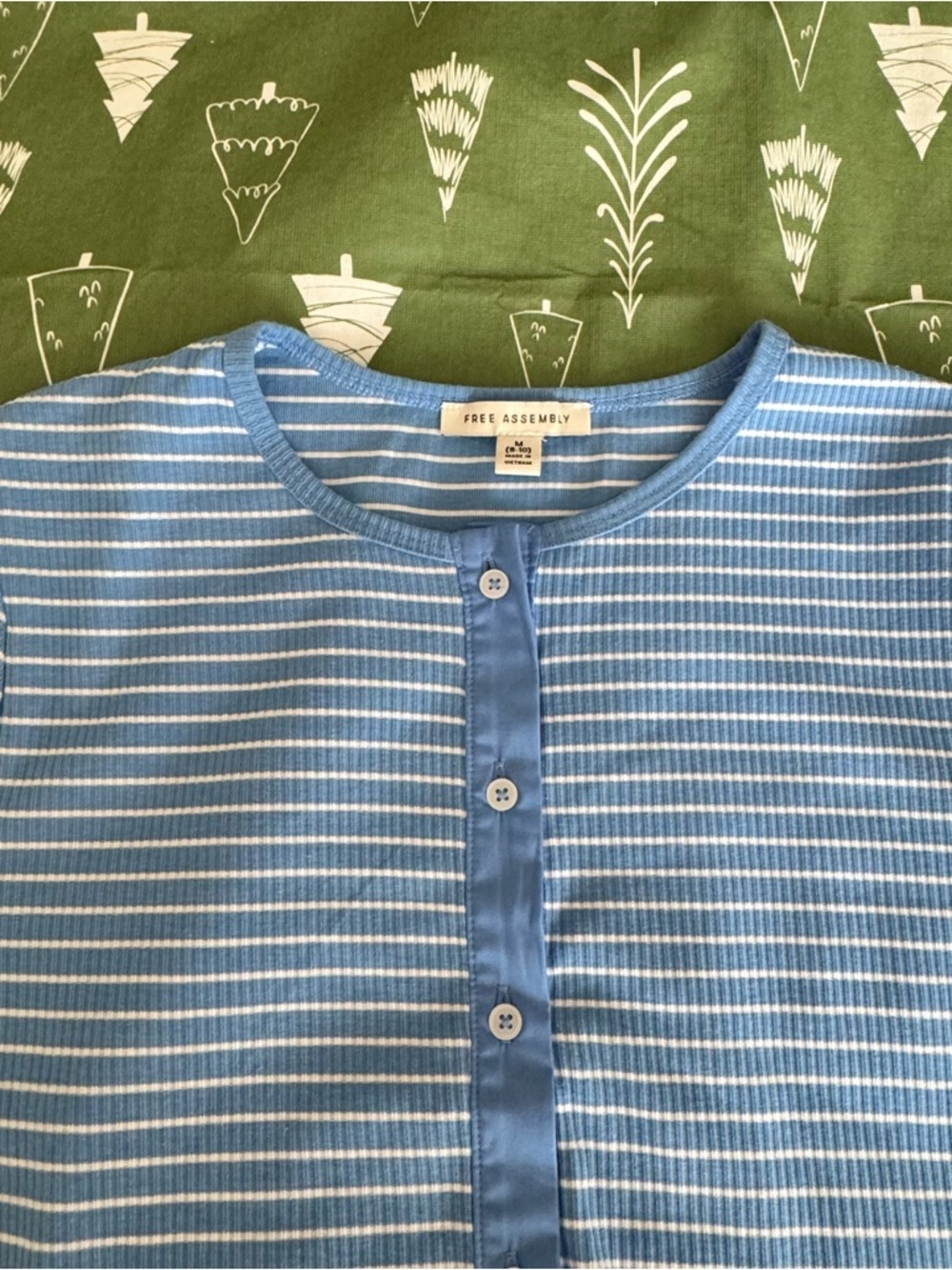 Free Assembly Women's Striped Fitted Cardigan Sweater Blue White Ribbed NWT Med - Picture 6 of 14